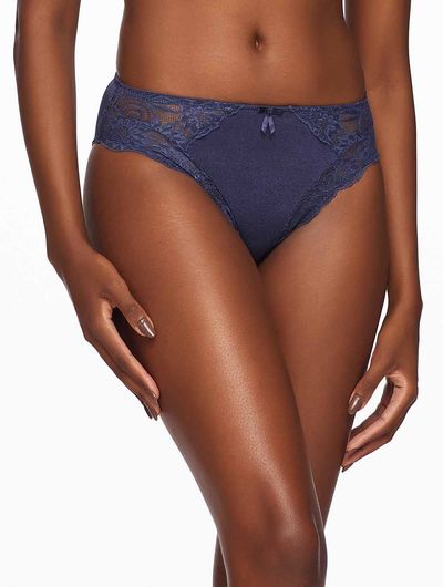 Calcinha-Cavada-Alta-Basica-Com-Renda-Sideral-Valisere Calcinha-Cavada-Alta-Basica-Com-Renda-Sideral-Valisere